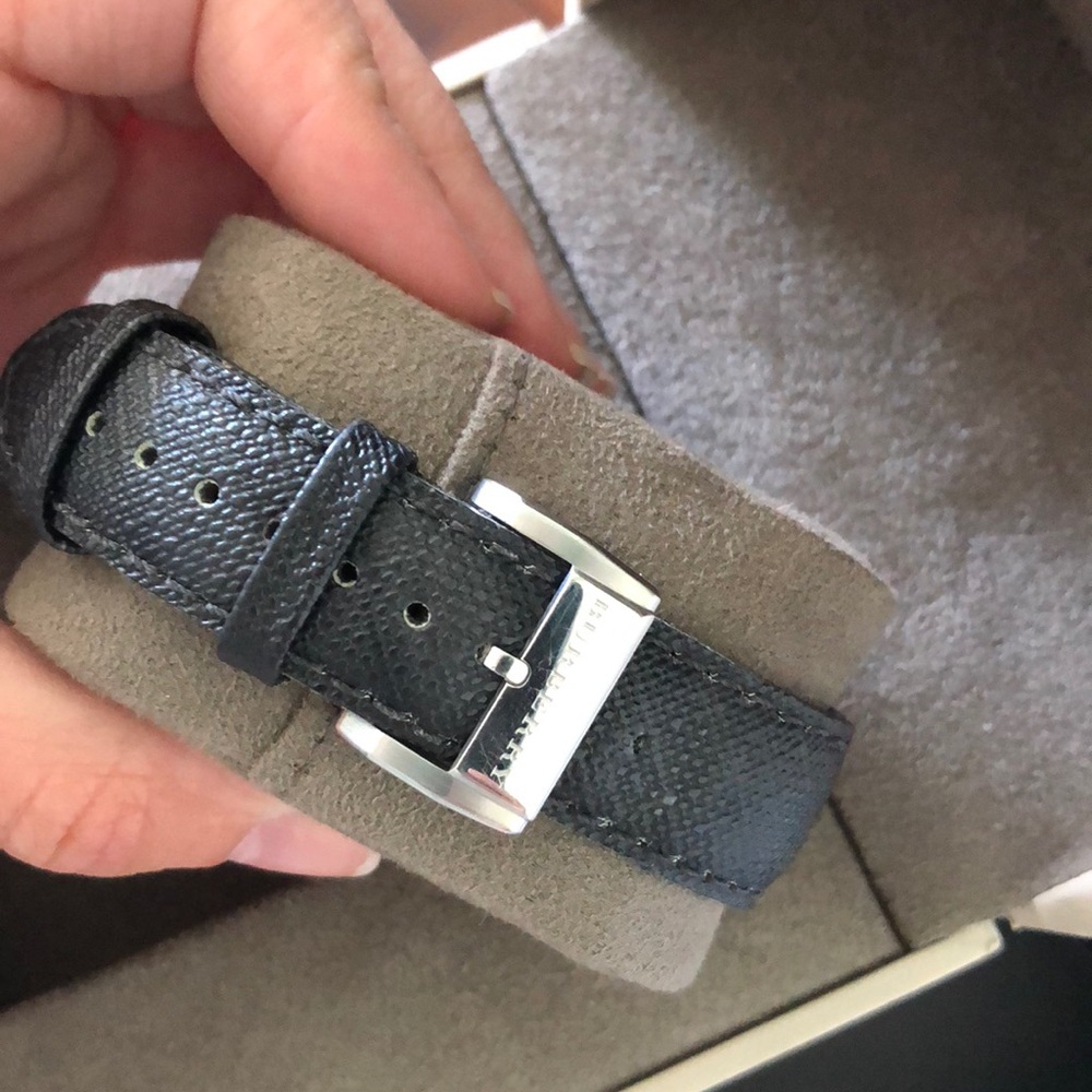 Burberry Mens watch! - Picture 3 of 6